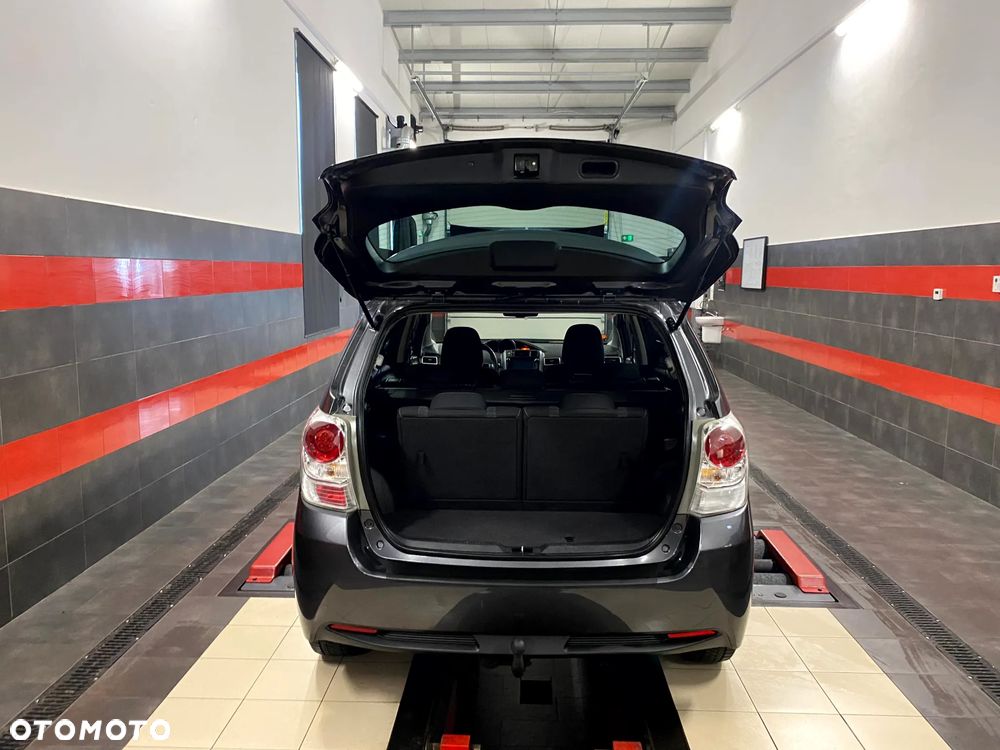 Toyota Verso 1.6 Active 7os - 12