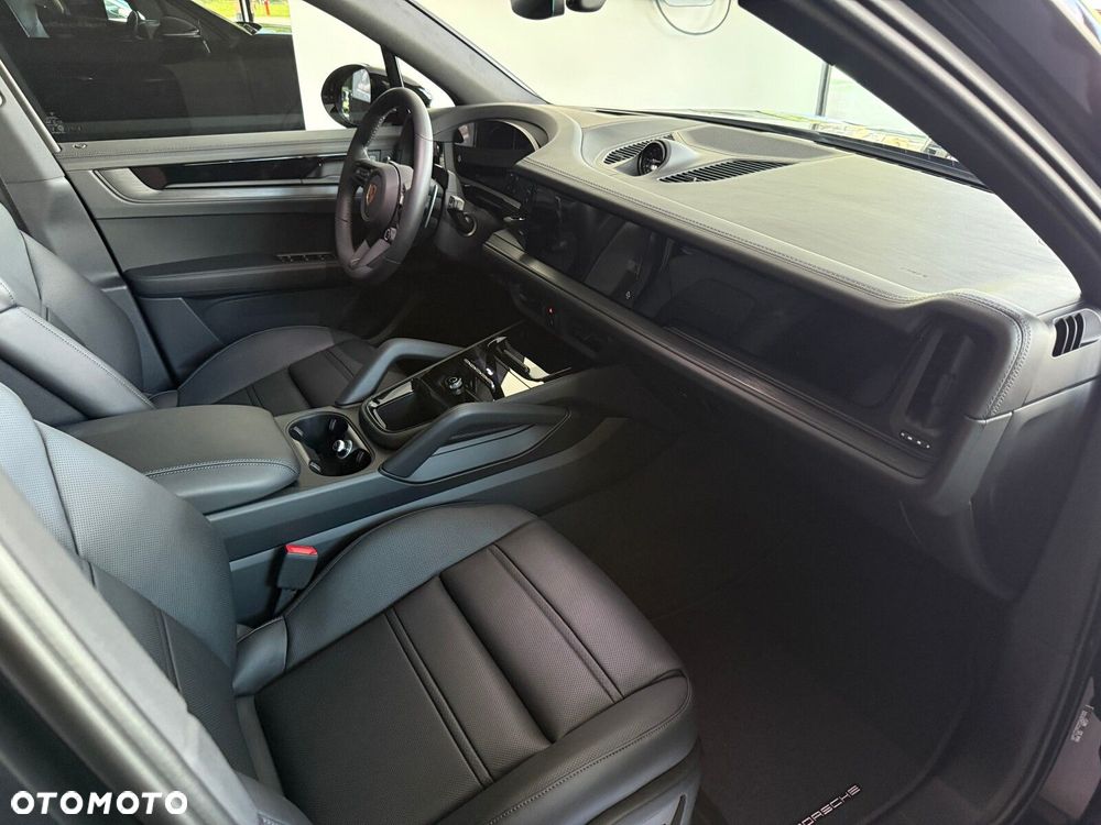 Porsche Cayenne - 25