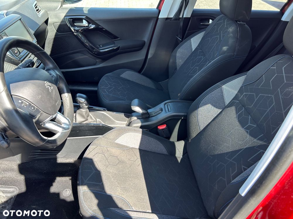 Peugeot 2008 BlueHDi 100 STOP & START Signature - 18