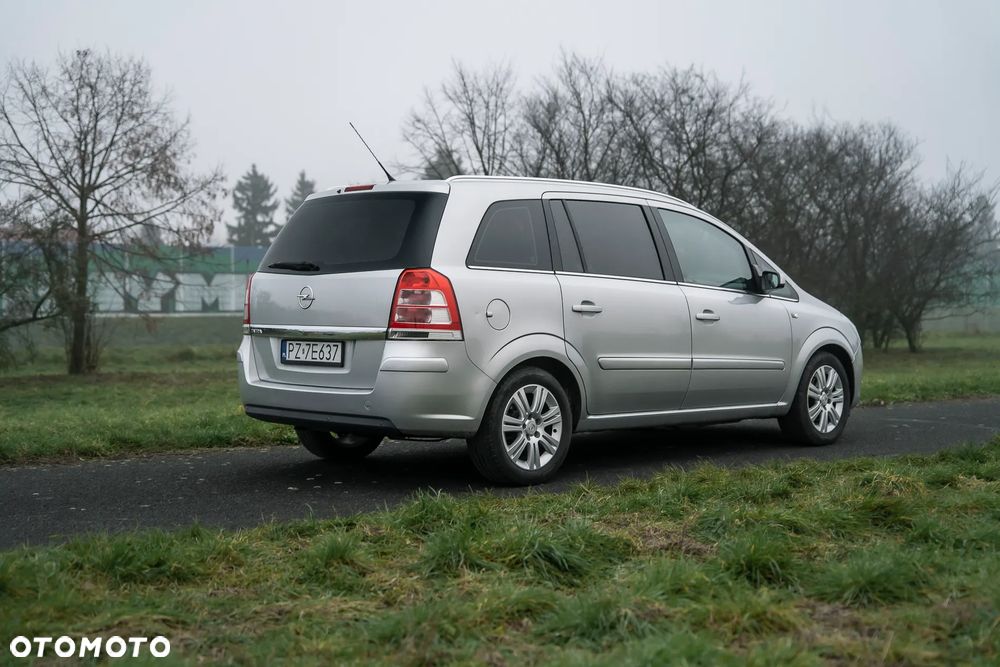 Opel Zafira 1.8 Cosmo - 4