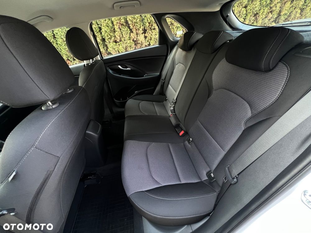 Hyundai i30 1.5 T-GDI 48V Modern - 12