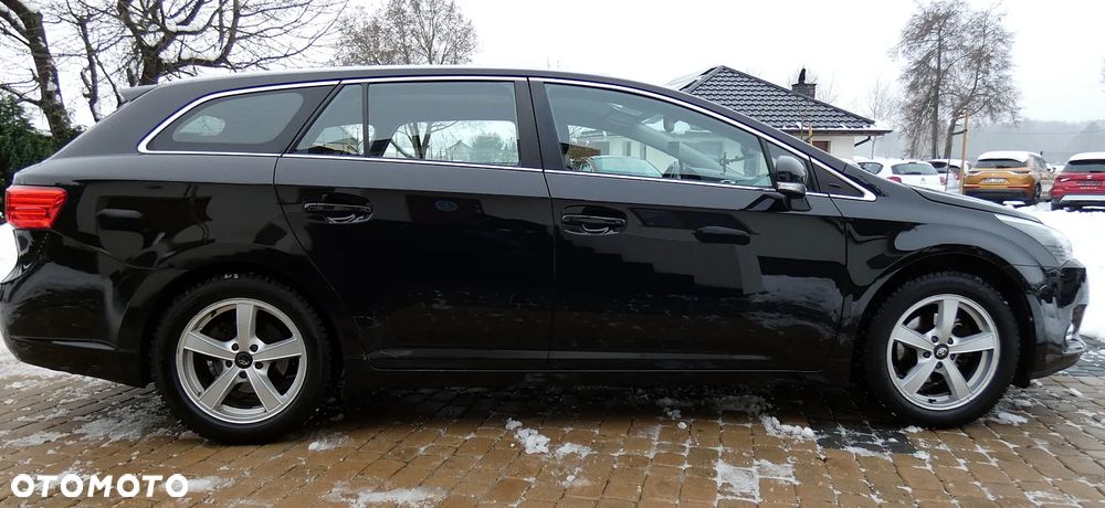 Toyota Avensis 1.8 Premium - 10