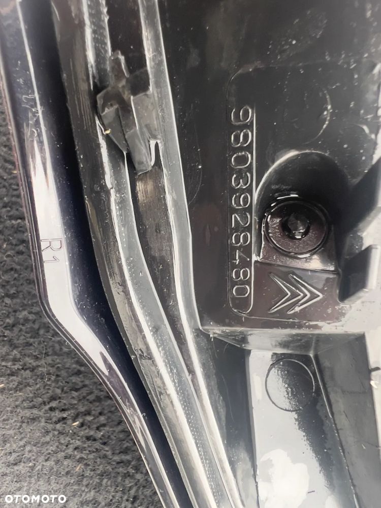 Citroen C3 II lift lampa prawy tył 9803928480 - 2