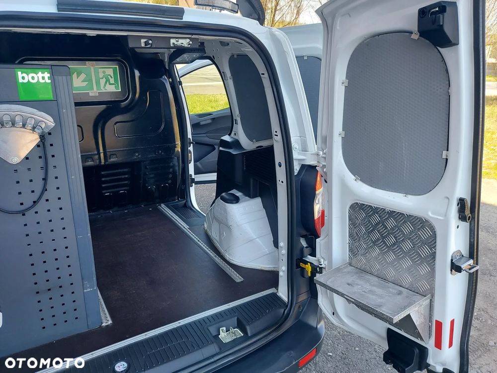 Ford COURIER - 8