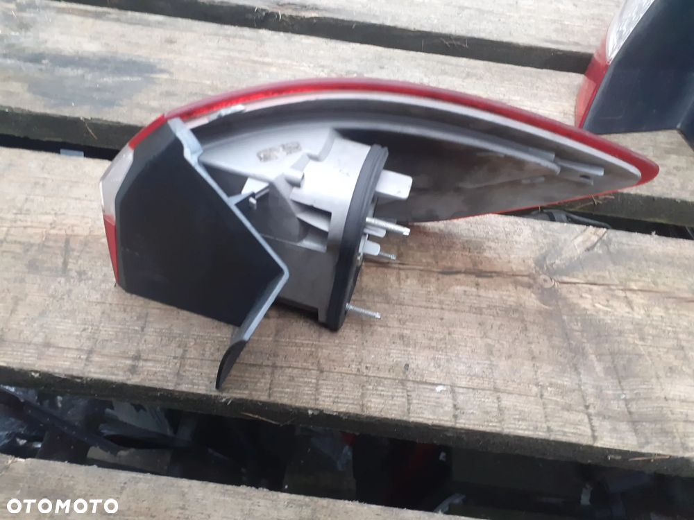 .  TYL TYLNA LAMPA LEWA FORD MONDEO MK4 KOMBI - 3