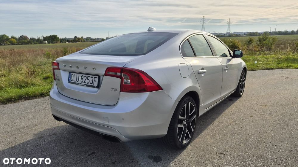 Volvo S60 T5 Drive-E Momentum - 3