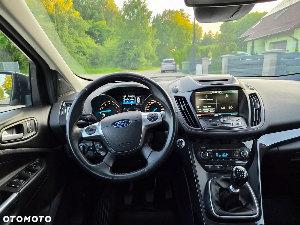 Ford Kuga 1.5 EcoBoost 2x4 Titanium - 4