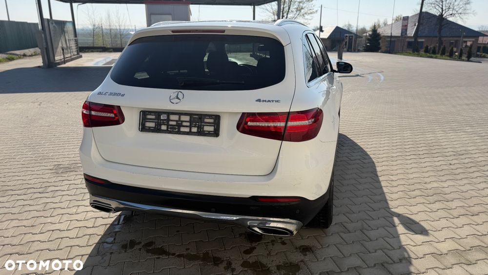 Mercedes-Benz GLC 220 d 4Matic 9G-TRONIC Exclusive - 16