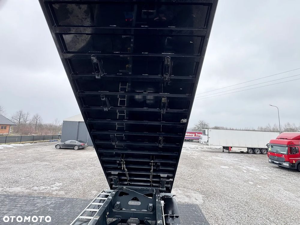 Schwarzmuller SK/ WAGA 6000 kg / 50 m3 / KLAPO-DRZWI / PODNOSZONA OŚ  / IDEALNY STAN - 26