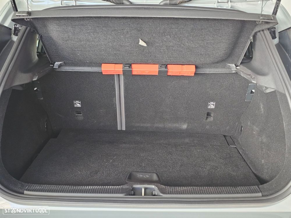 Volvo EX30 69 kWh Single Motor Extended Range Core - 25