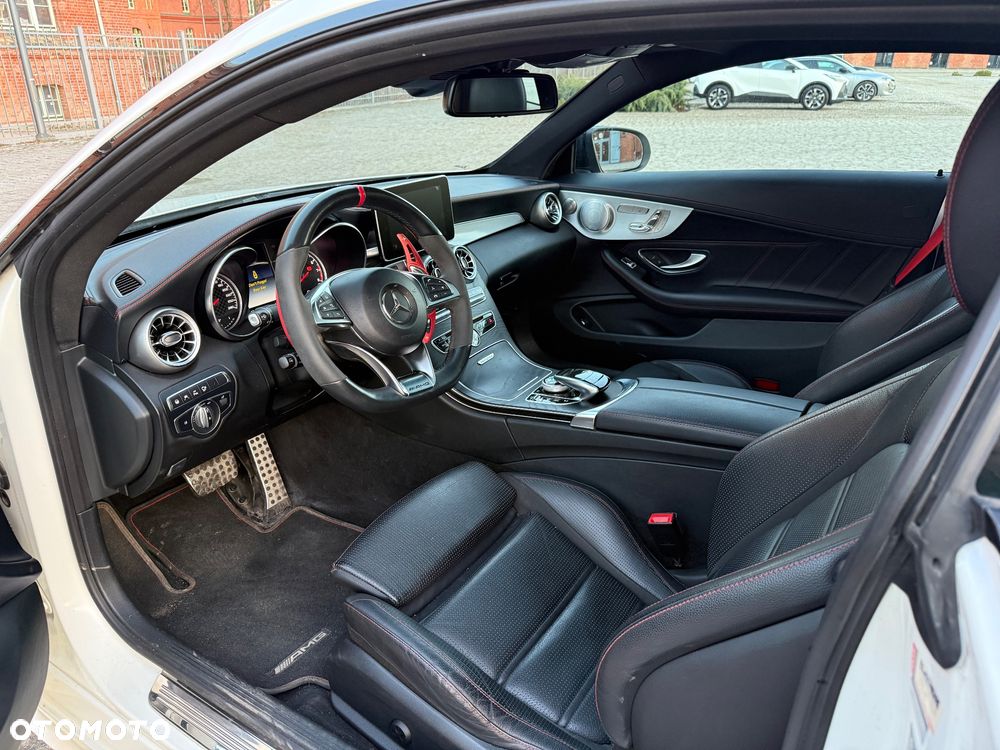 Mercedes-Benz Klasa C AMG 43 4Matic 9G-TRONIC Night Edition - 17