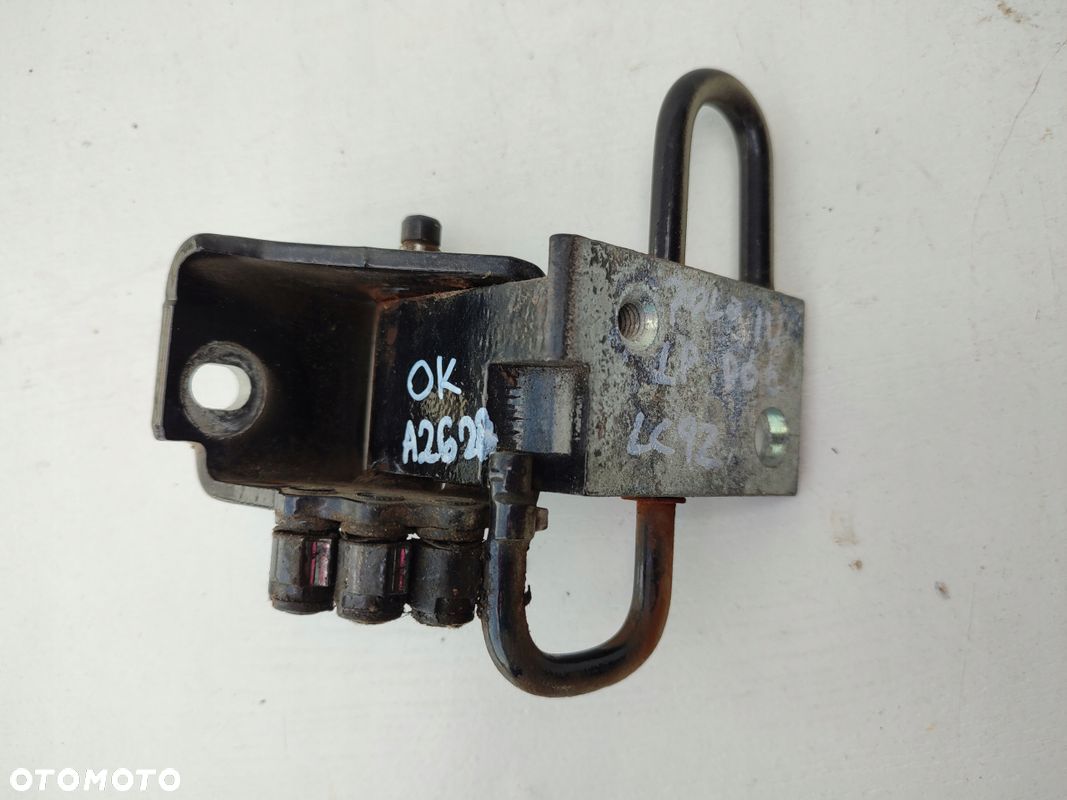 Zawias drzwi lewy przód dolny VW POLO IV 9N LIFT LC9Z - 1