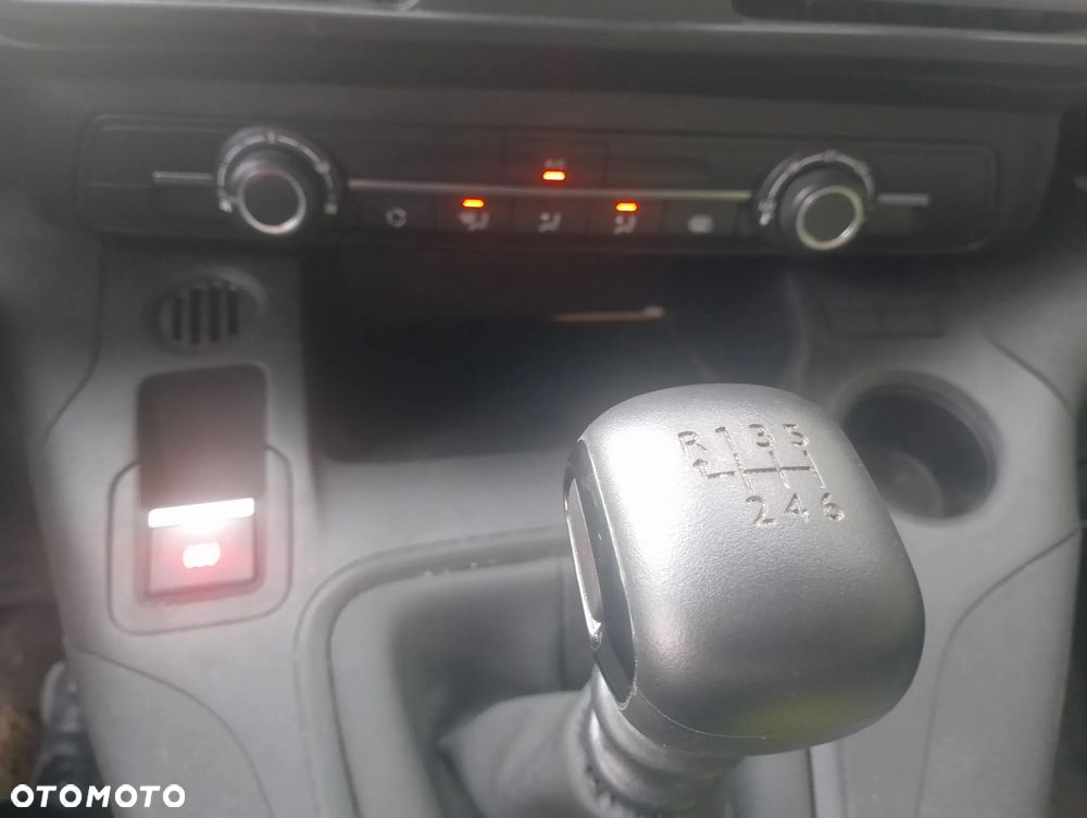 Toyota Proace city - 28