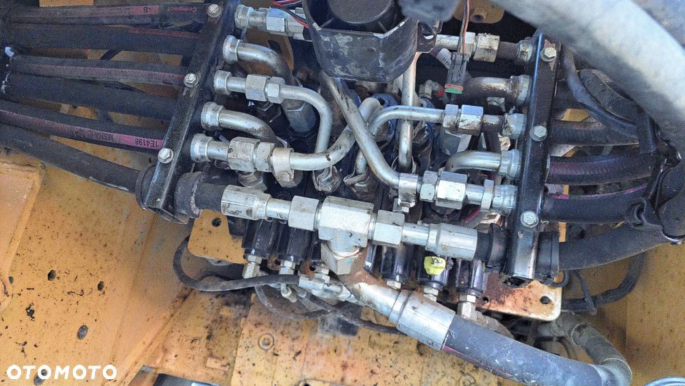 Caterpillar 432F3 - 20