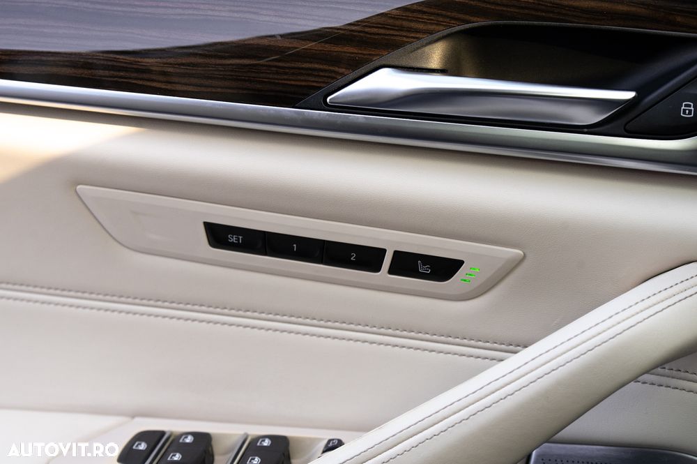 BMW Seria 5 540i xDrive AT - 18