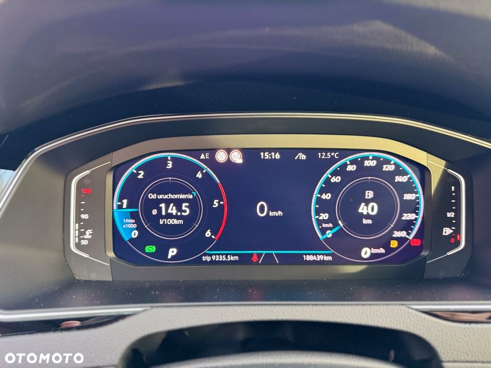 Volkswagen Passat Variant 2.0 TDI SCR DSG 4Motion Business - 8