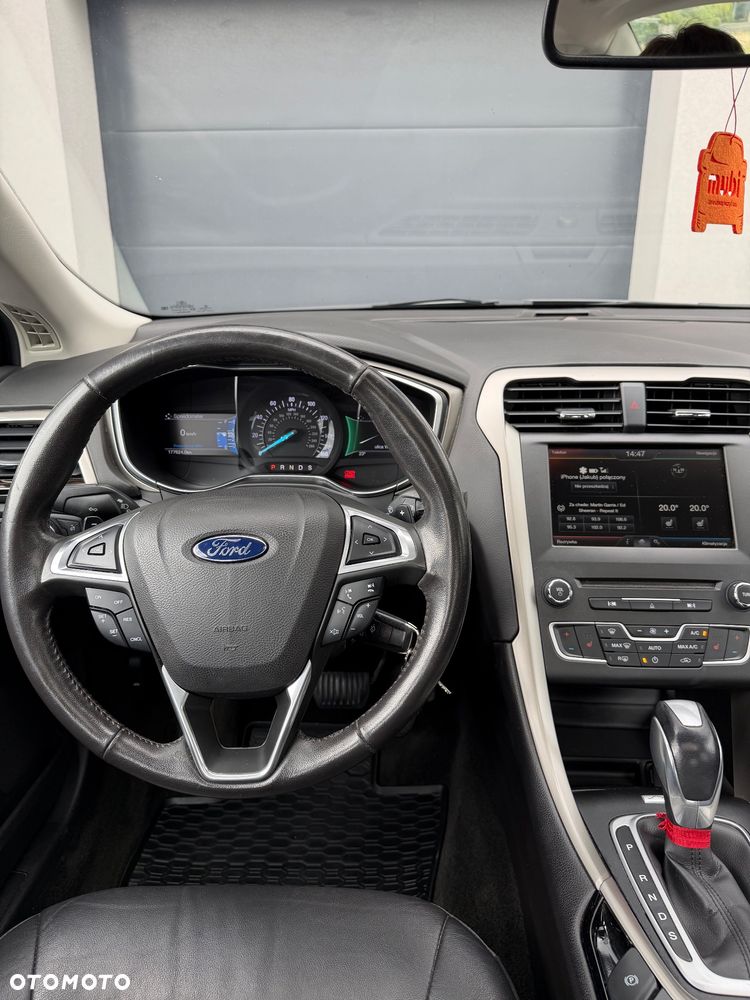 Ford Fusion - 13