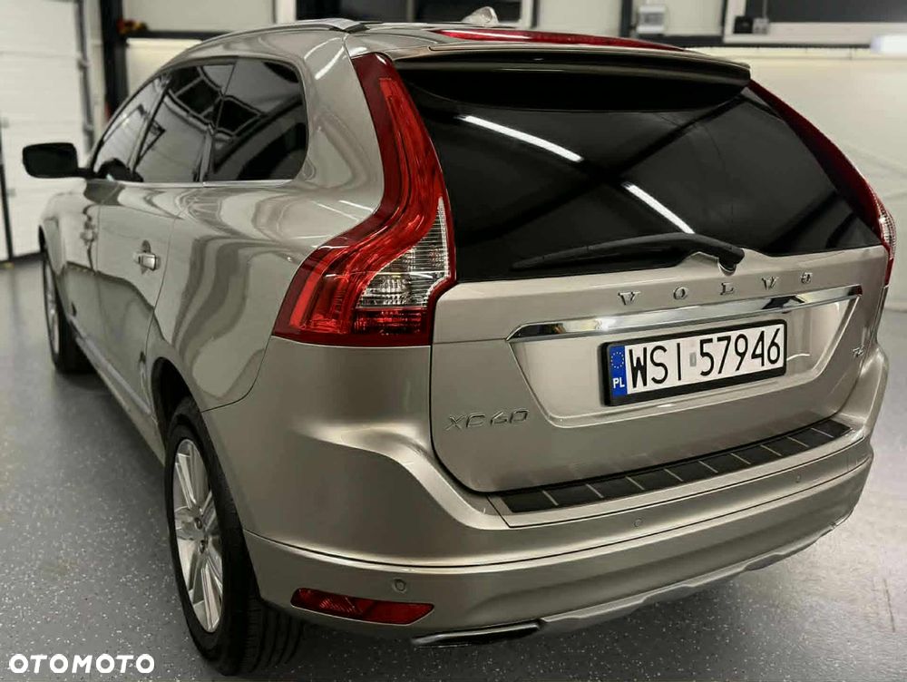 Volvo XC 60 T6 AWD Geartronic Momentum - 4