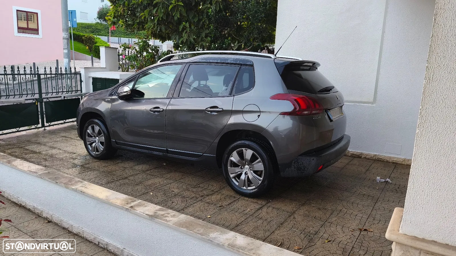 Peugeot 2008 1.2 PureTech Style - 17