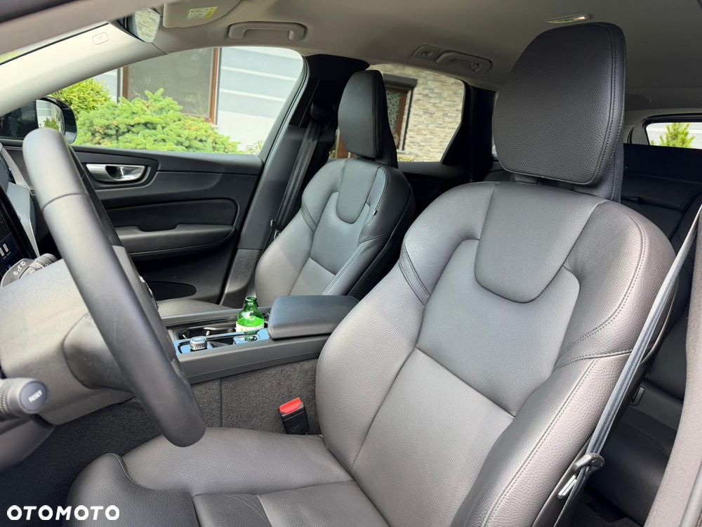 Volvo XC 60 B4 D Ultimate Dark - 11