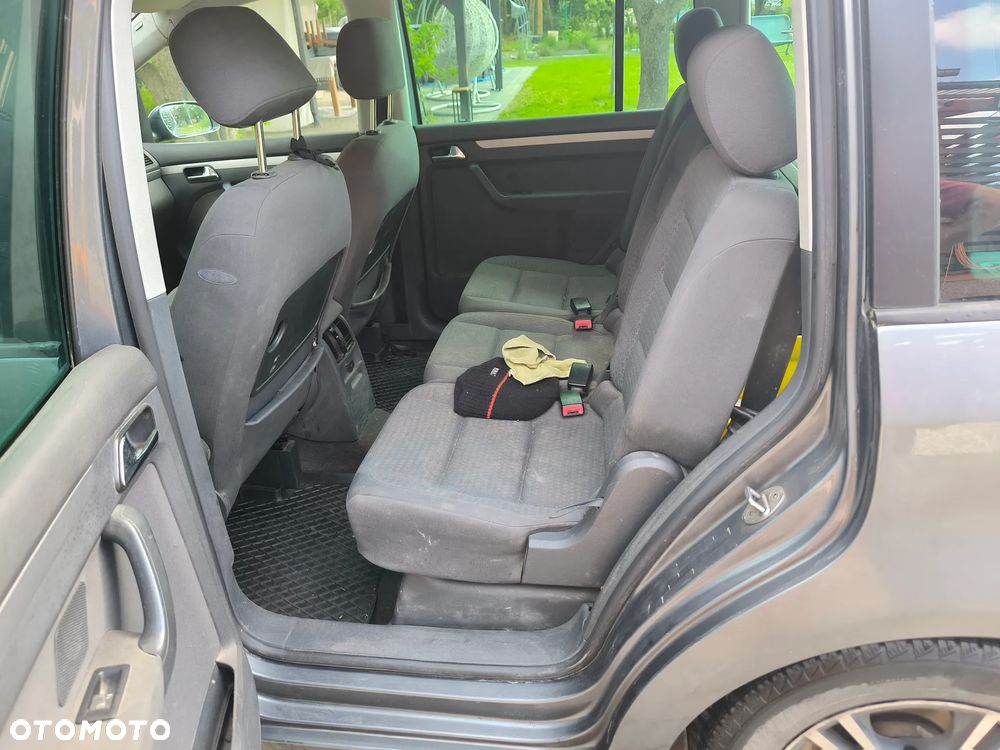 Volkswagen Touran 2.0 TDI Highline - 5