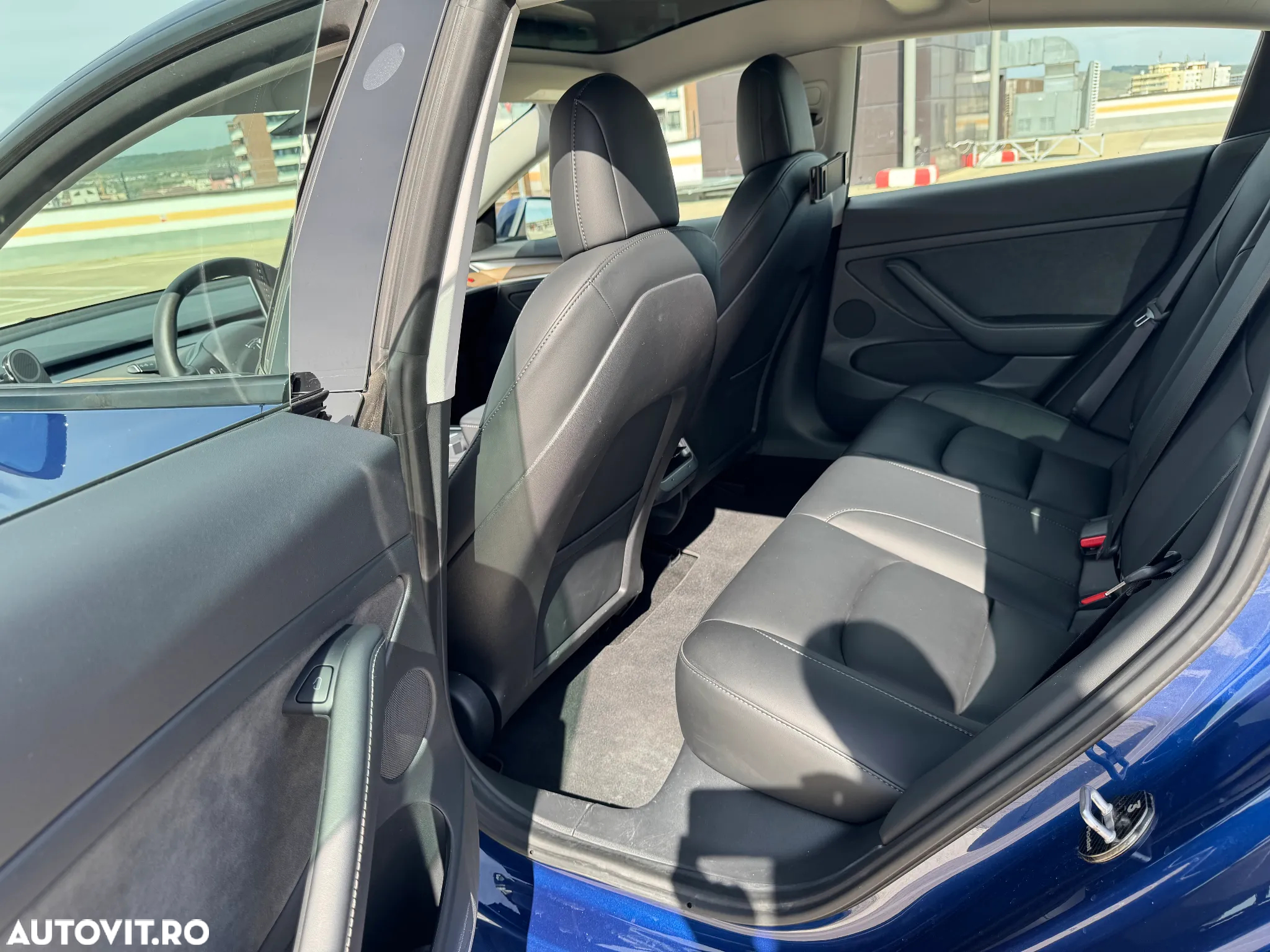 Tesla Model 3 Long Range - 27