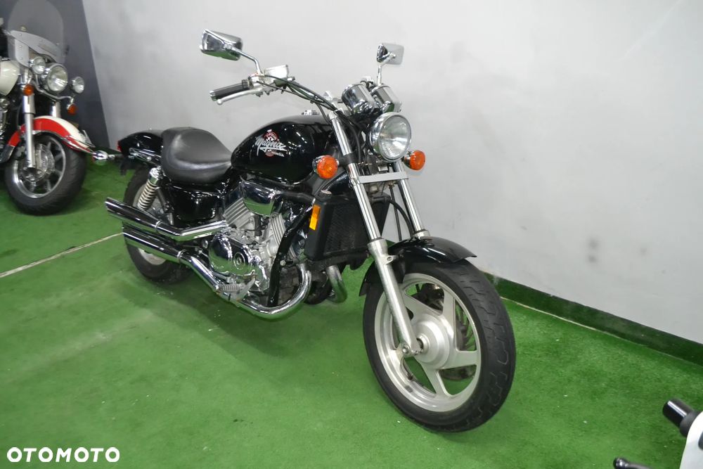 Honda VF - 2