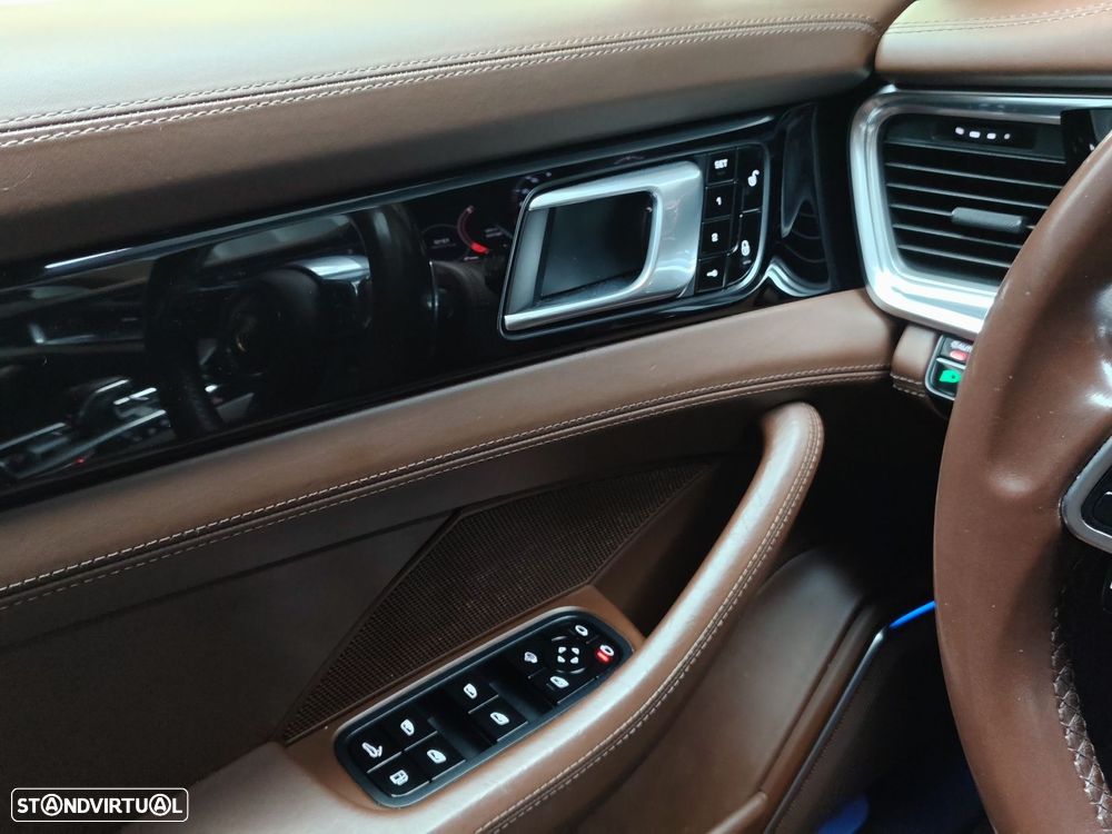 Porsche Panamera 4 E-Hybrid Executive - 22