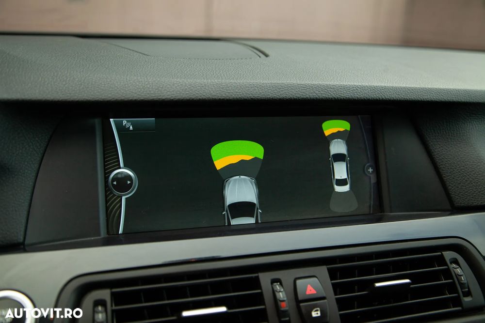 BMW Seria 5 520d Aut. - 33