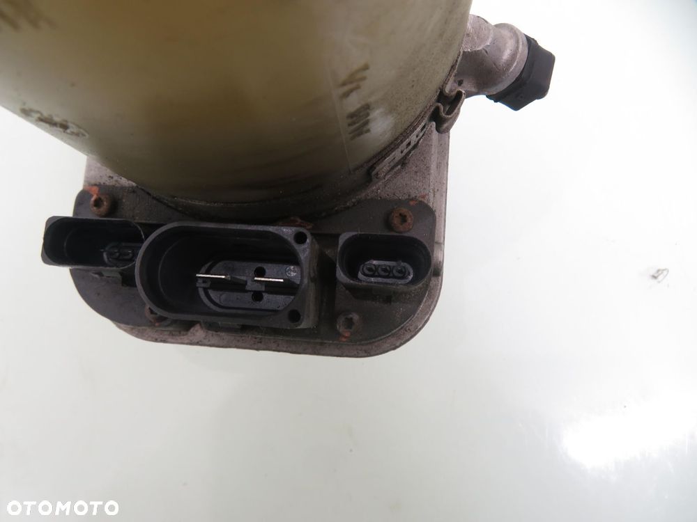 POMPA WSPOMAGANIA VW POLO IV 9N  6Q0423371 - 3