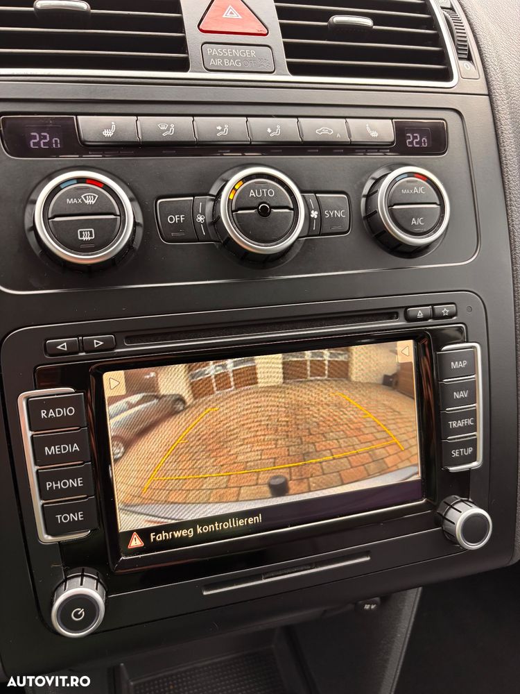 Volkswagen Touran 2.0 TDI DPF Highline - 23