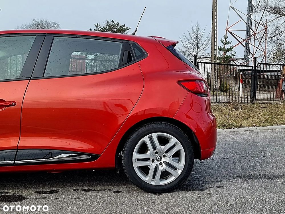 Renault Clio 1.2 16V 75 LIMITED - 14