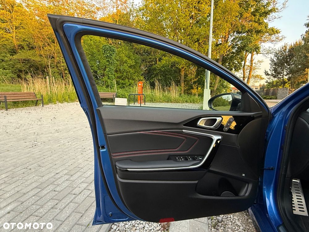Kia ProCeed 1.6 T-GDI GT DCT - 10