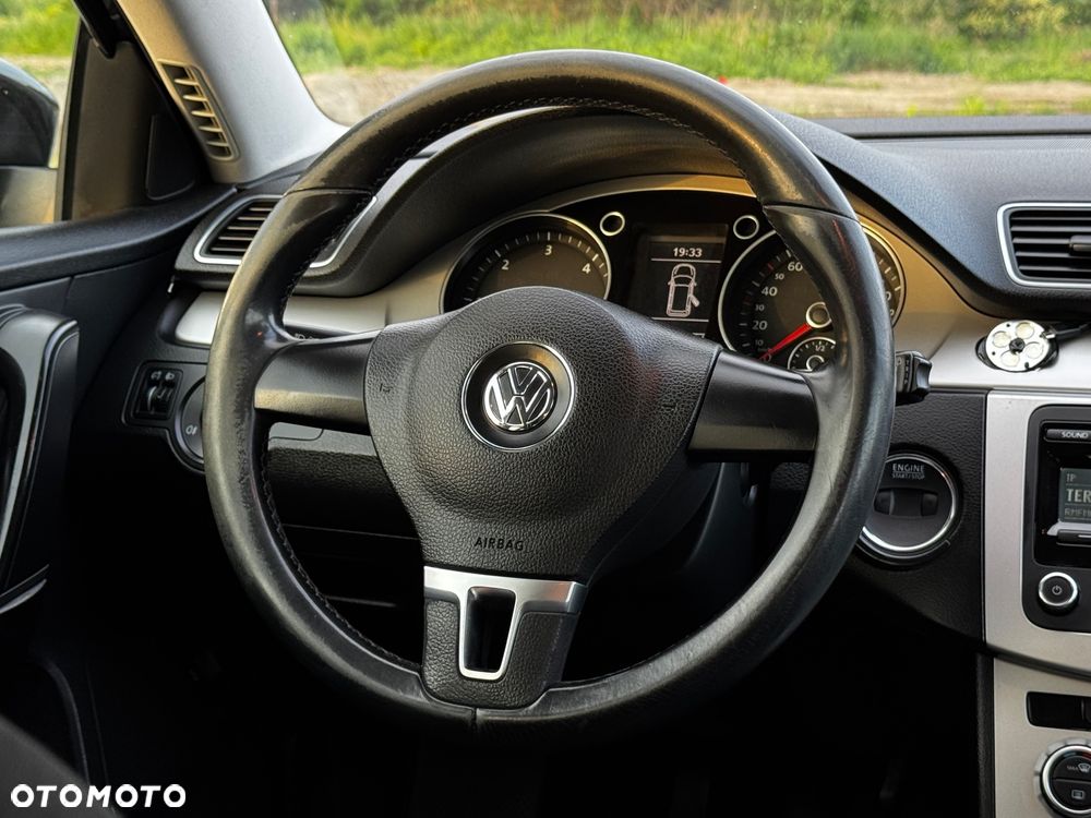 Volkswagen Passat 1.6 TDI Comfortline - 21