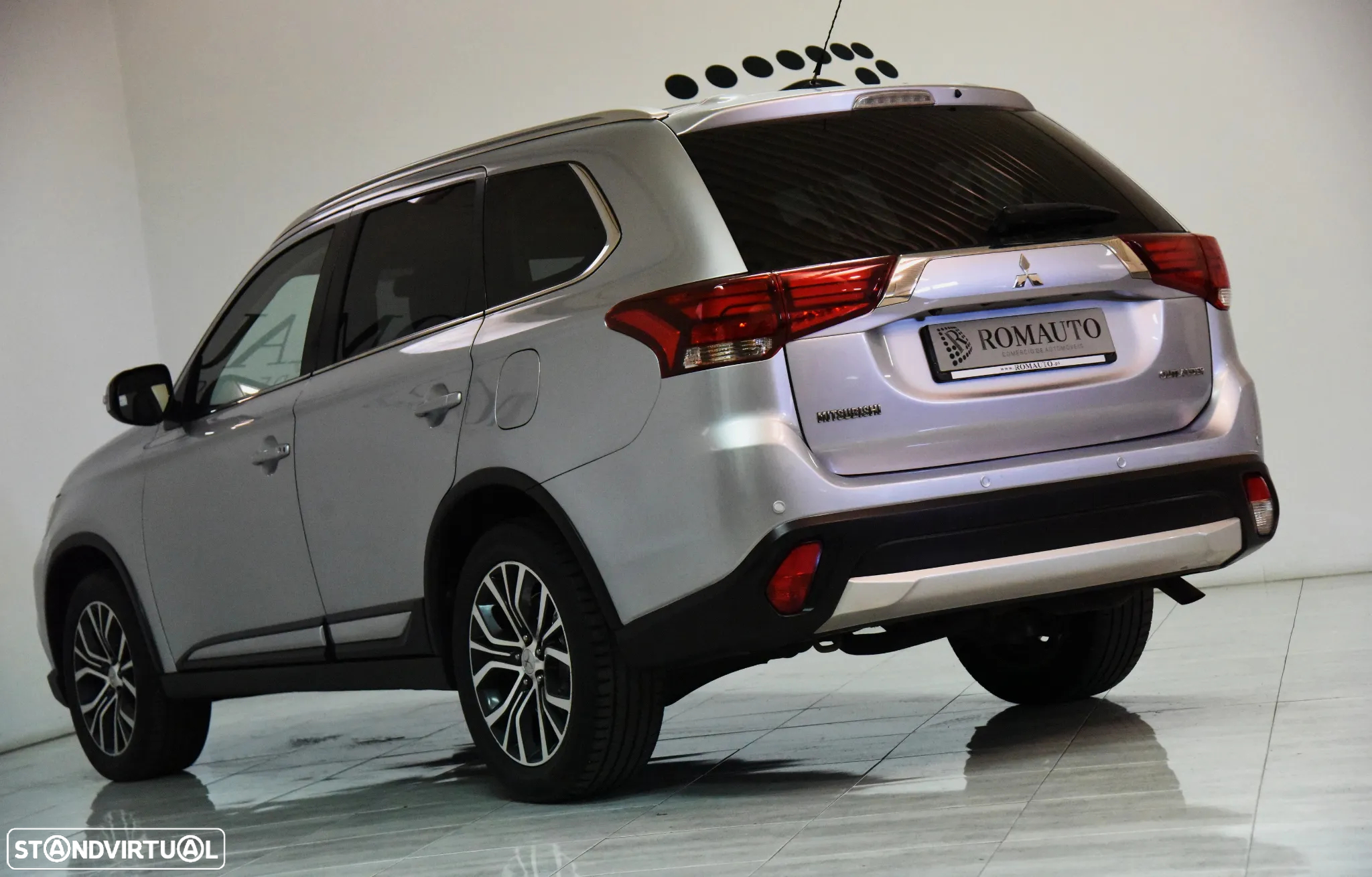 Mitsubishi Outlander 2.2 DI-D Intense+ - 8