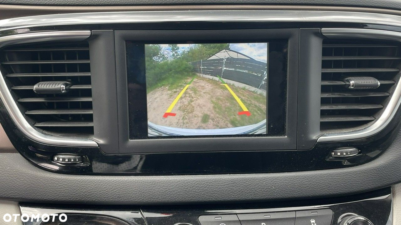 Chrysler Pacifica - 16