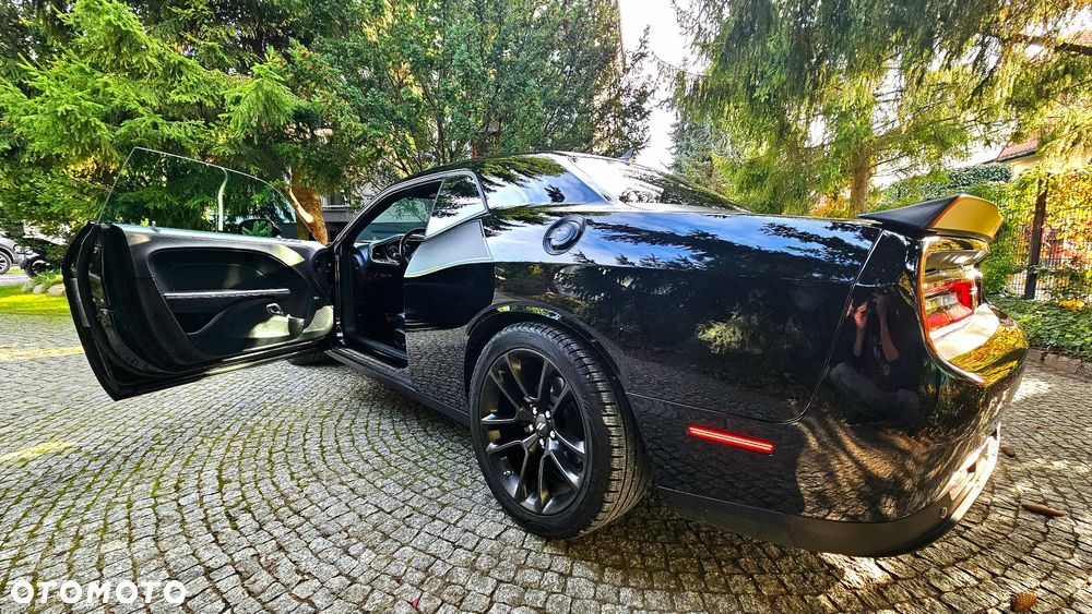 Dodge Challenger - 9