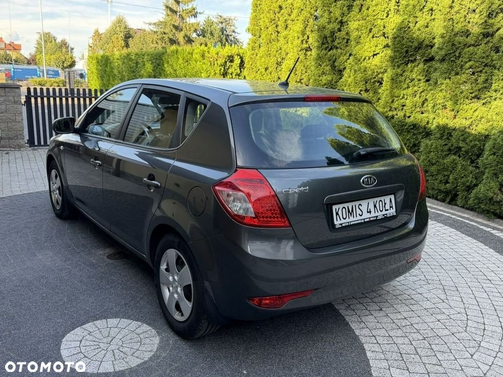 Kia Ceed - 5