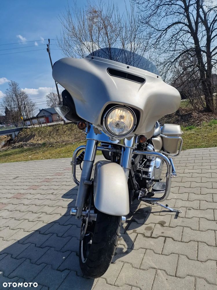 Harley-Davidson Touring Street Glide - 16