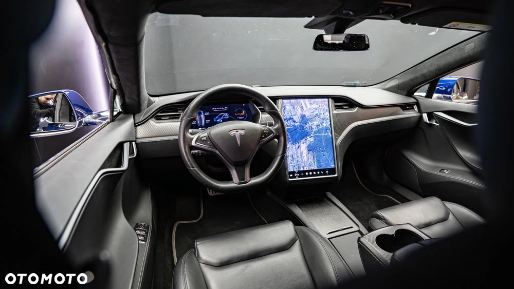 Tesla Model S Performance - 27