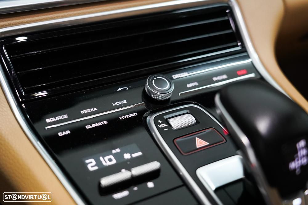 Porsche Panamera 4 E-Hybrid — fotografia 16