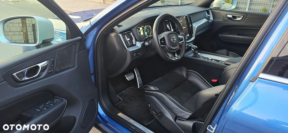 Volvo XC 60 T5 AWD R-Design - 11
