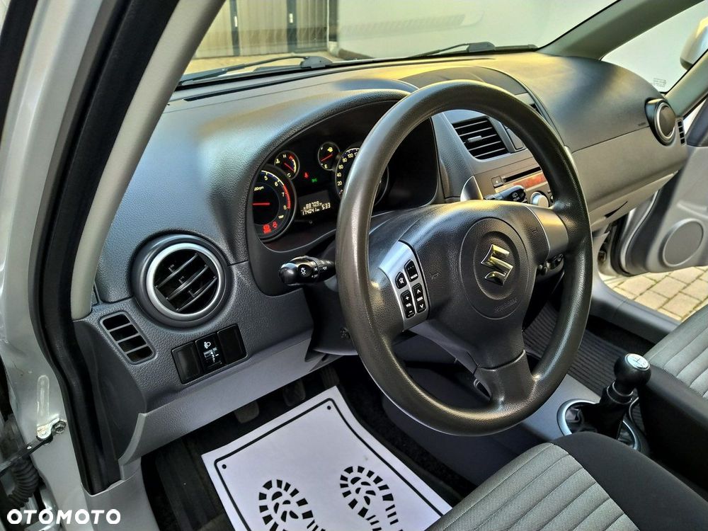 Suzuki SX4 1.6 Comfort 4WD - 16