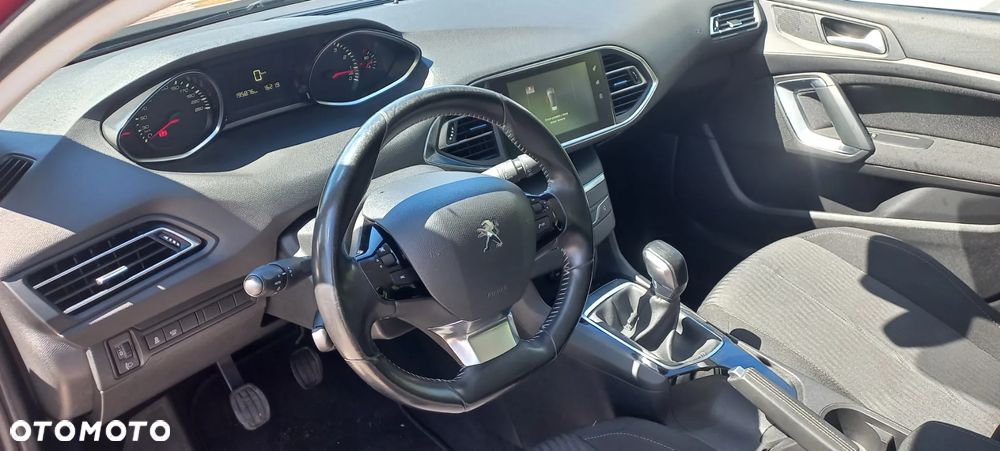 Peugeot 308 1.2 PureTech Business Line S&S - 11