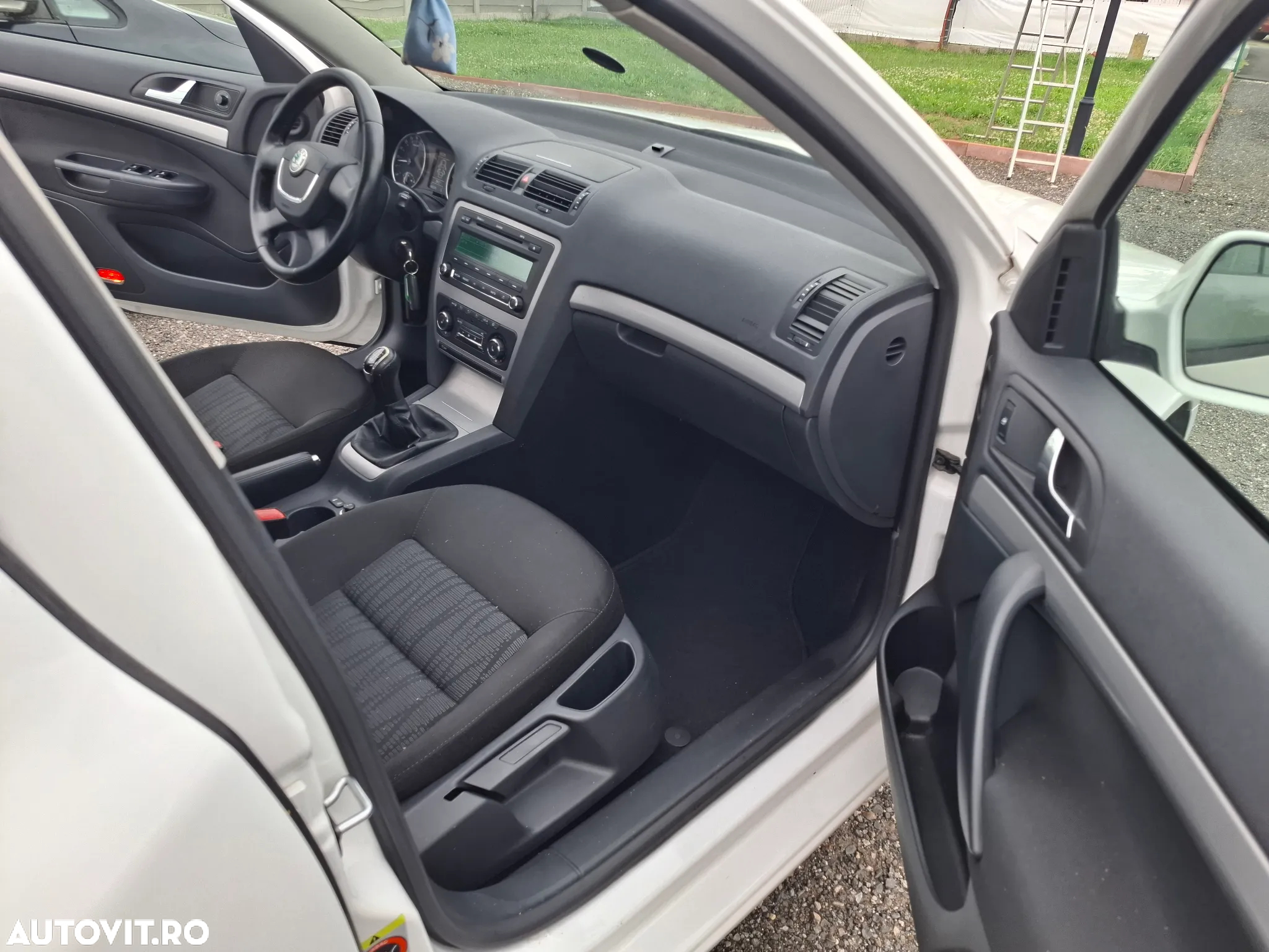 Skoda Octavia 1.6 TDI Business - 8
