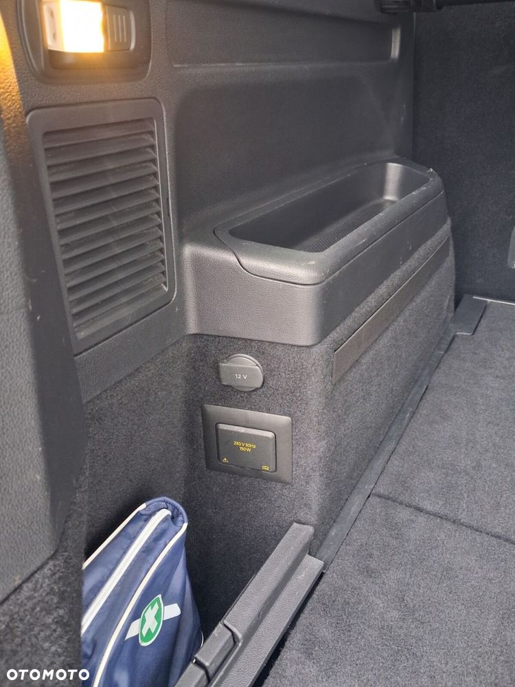 Volkswagen Touran - 32