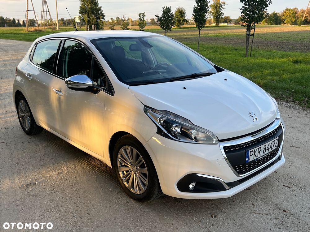 Peugeot 208 1.2 PureTech Allure S&S EAT6 - 4
