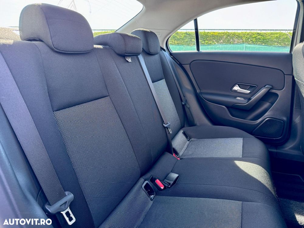 Mercedes-Benz A 180 d 7G-DCT - 8