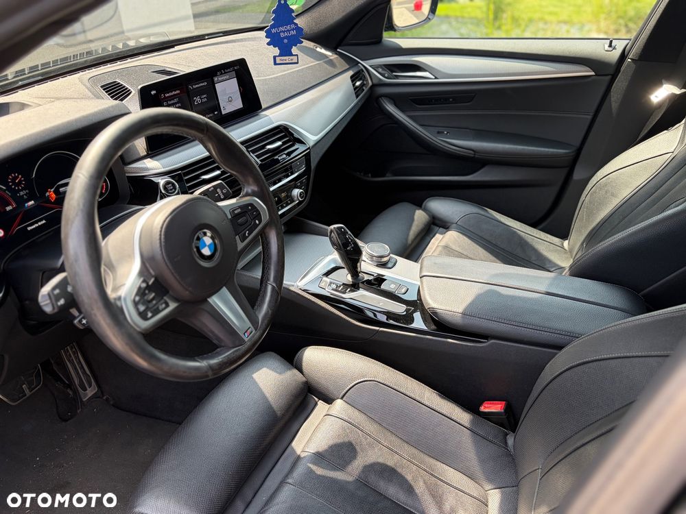 BMW Seria 5 540i xDrive Sport - 11