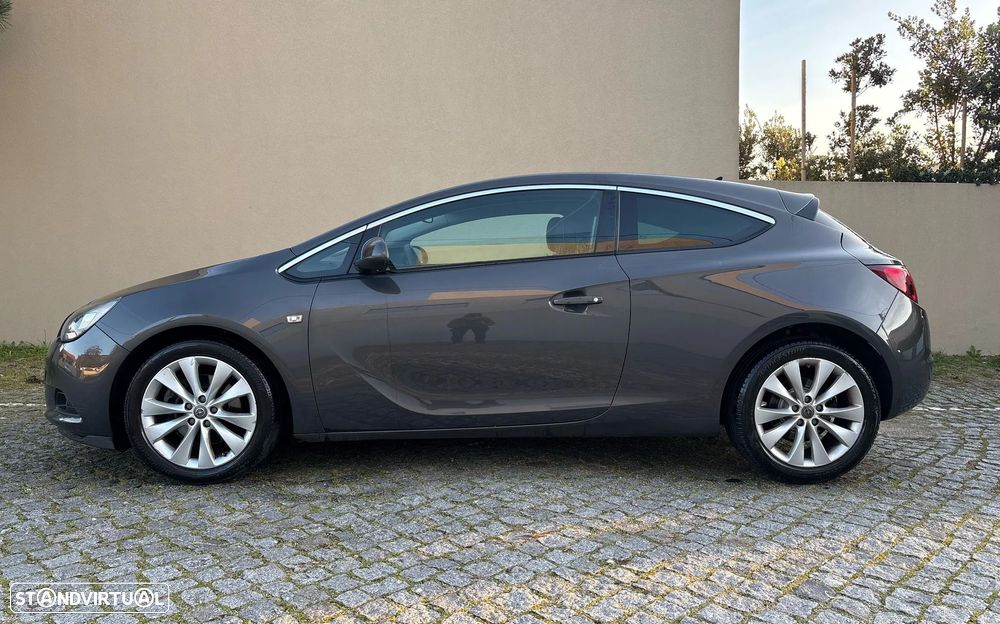 Opel Astra GTC - 36